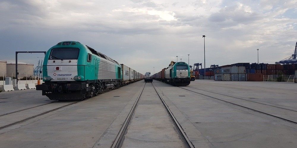 Dos trenes de Transfesa en el puerto de Algeciras