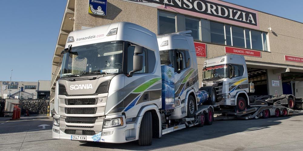 Portavehiculos adaptado de Transordizia a GNL, Scania