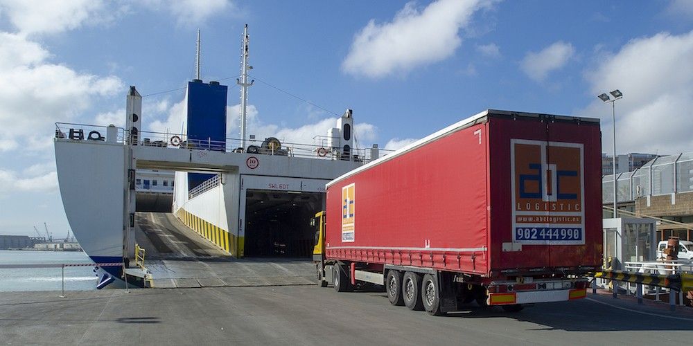 camion ABC Logistic en ferry