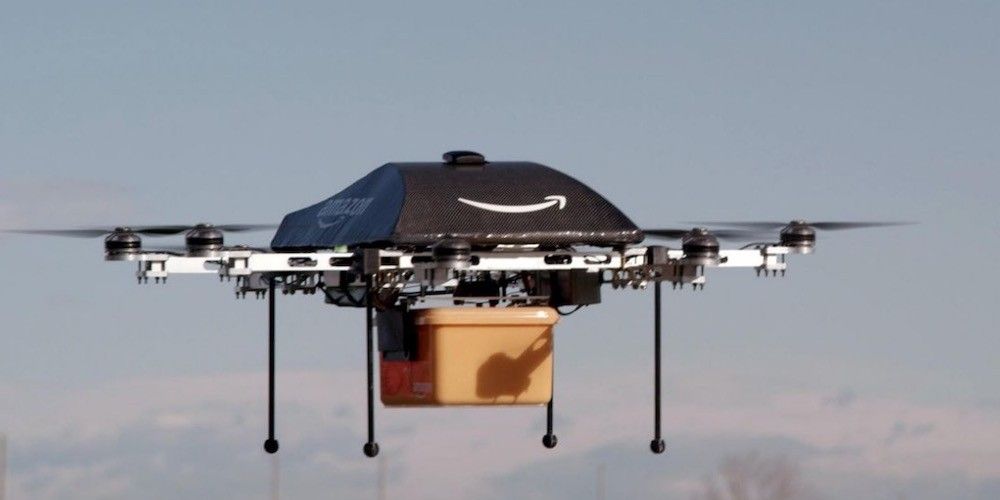 Amazon dron en vuelo