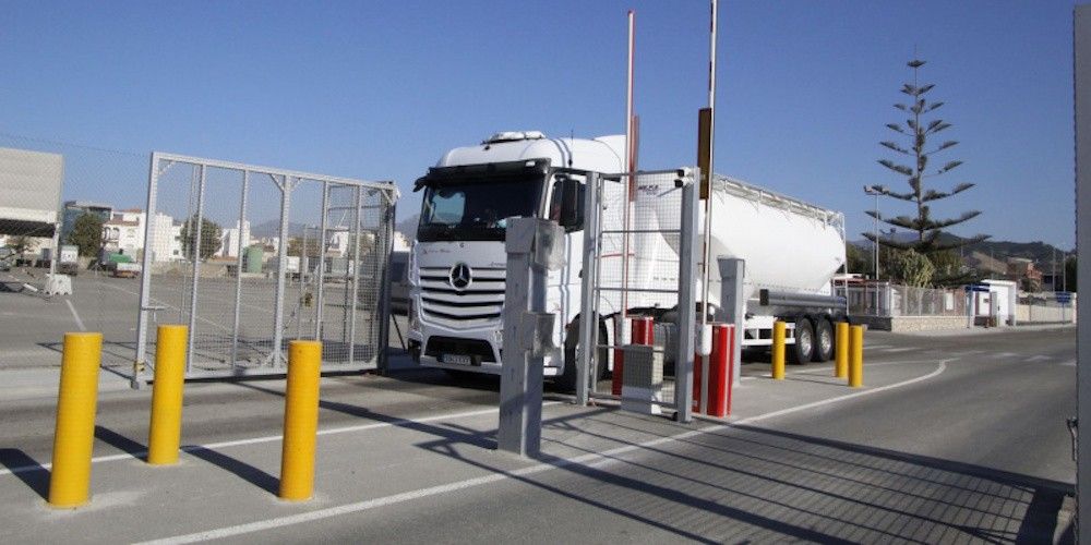 acceso automatizado puerto motril camion