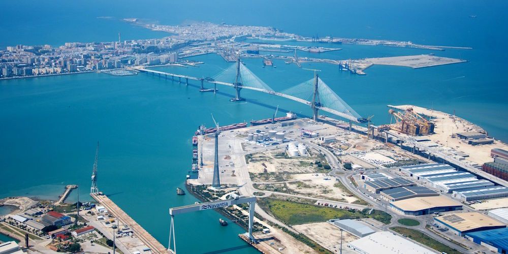 ap cadiz aerea con puente bahia