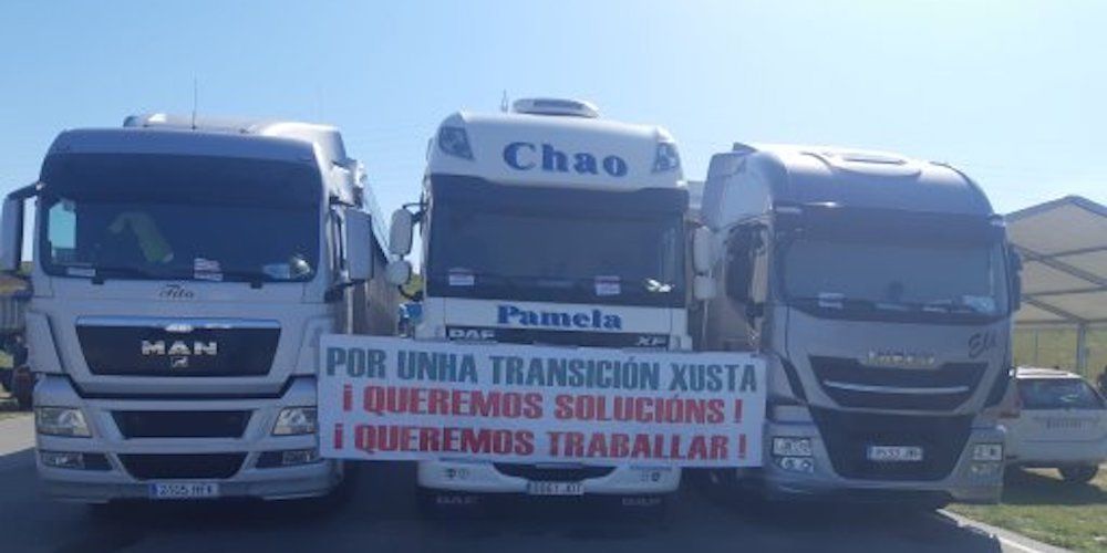 Protesta transportistas gallegos por el posible cierre de Endesa As Pontes