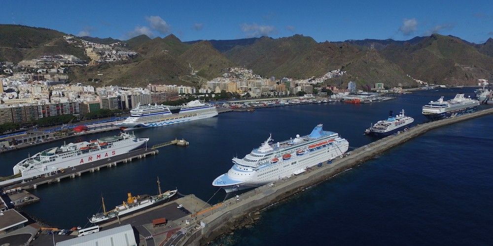 Cruceros en el puerto de Tenerife