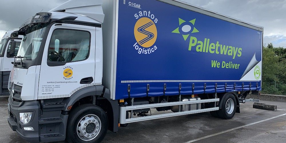 Camion de Santos Logistica para dar servicio a Palletways