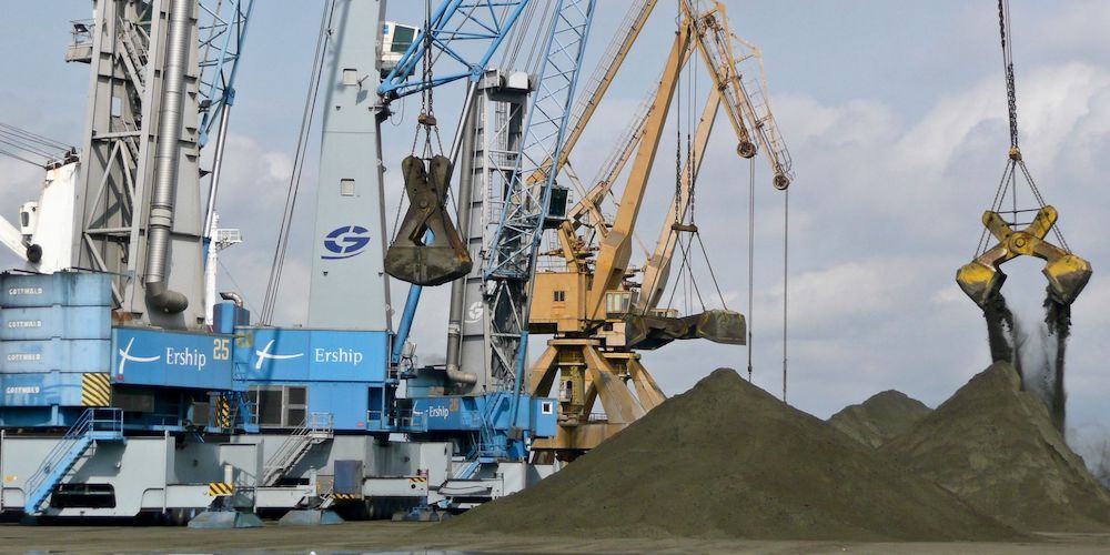 Ership muelles gruas graneles solidos carbon