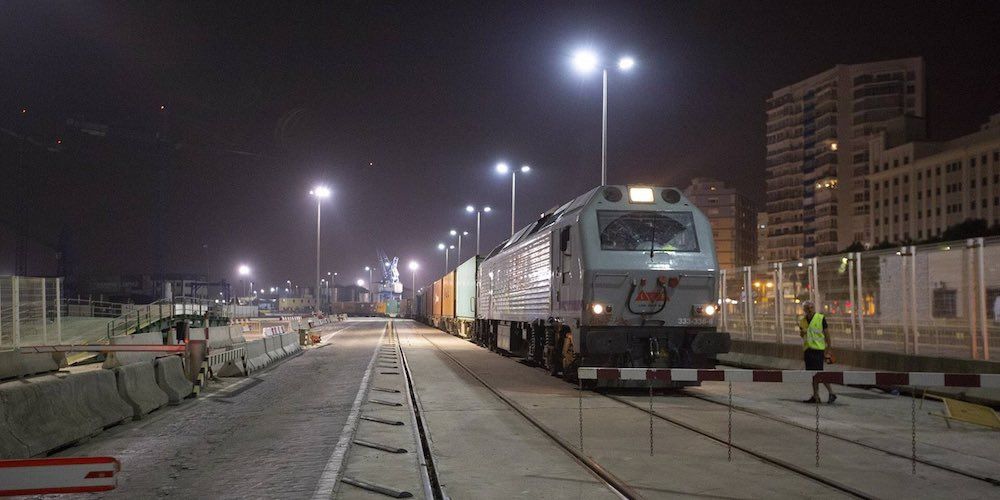 ferrocarril ferroportuario puerto malaga nocturno