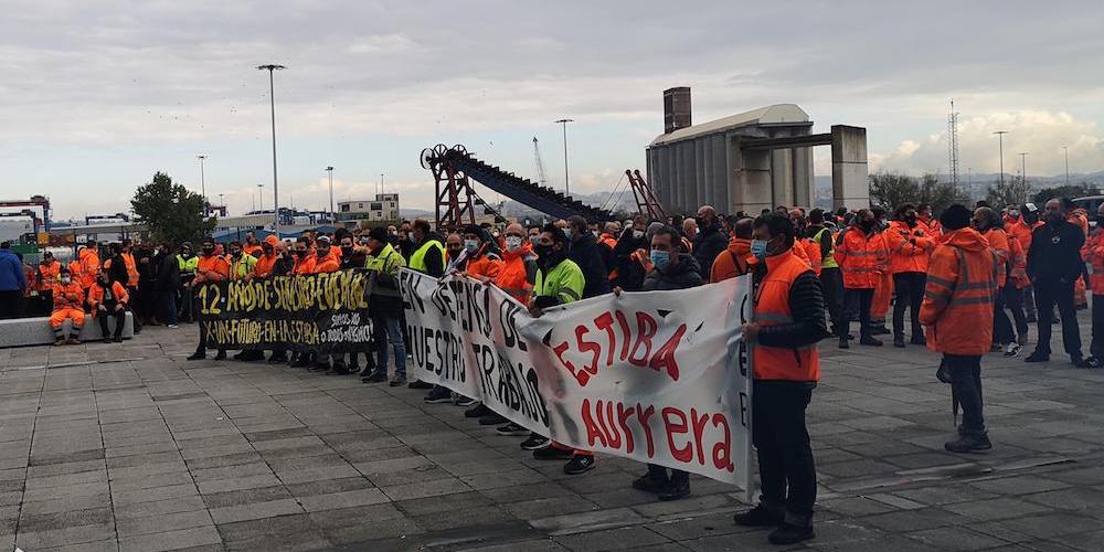 Huelga de estibadores en el puerto de Bilbao