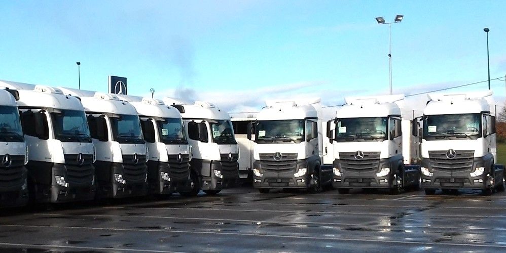 Transleyca flota camiones Mercedes