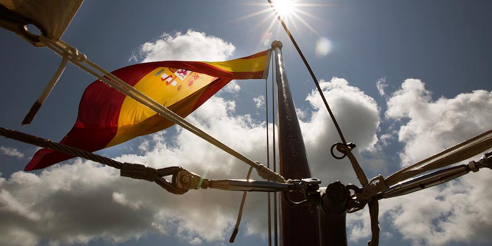 Bandera española de un buque