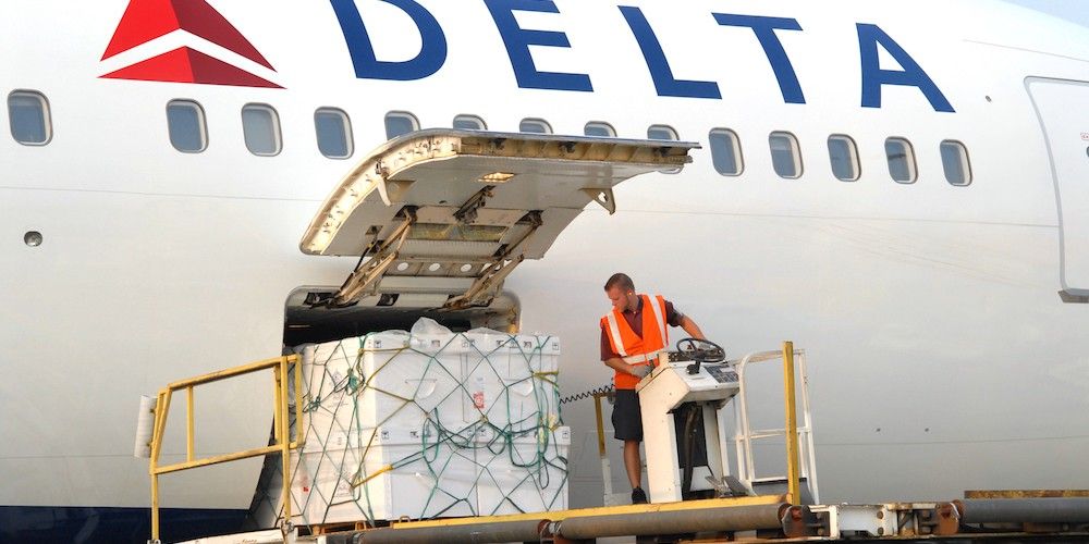 Avion carguero de Delta Avion carguero de Delta