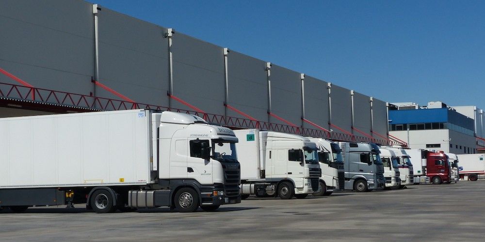 camiones aculados almacen Carreras Seseña