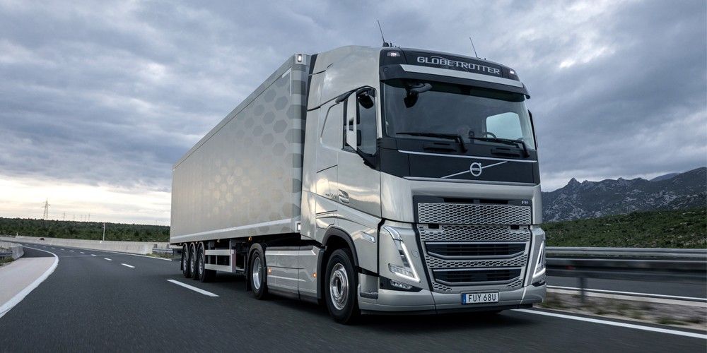 Volvo-FH Globetrotter carretera_3