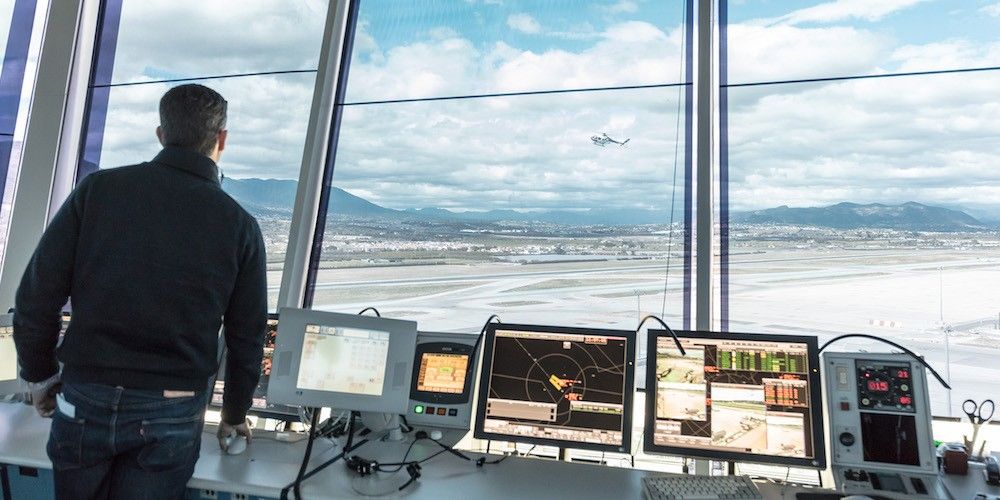 Controlador aéreo Enaire torre de control Controlador aéreo Enaire torre de control