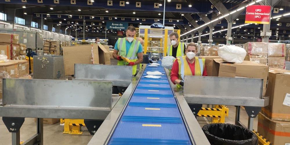 Maquina clasificadora de Correos en el CTA de Sevilla