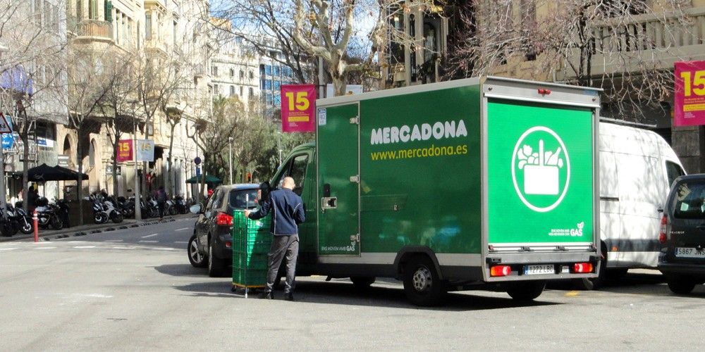 Mercadona reparto en Barcelona con furgoneta a gas natural2
