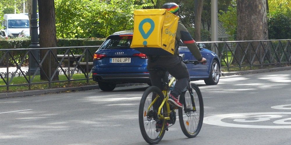 rider Glovo ciclista