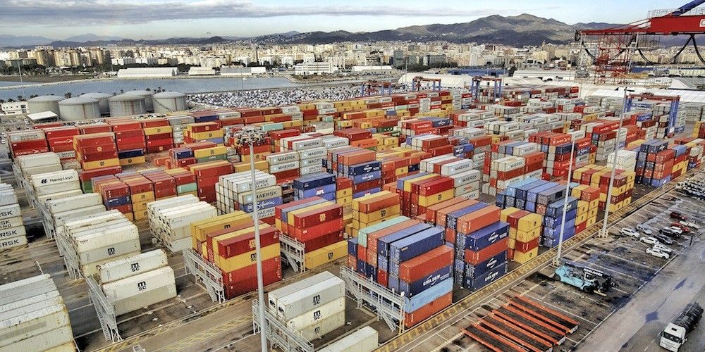 contenedores en el puerto de Malaga terminal Noatum