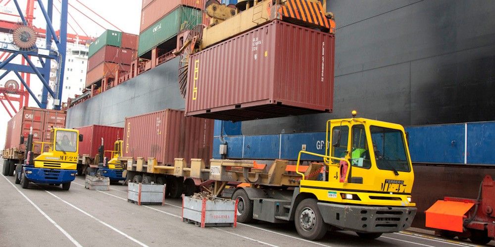 carga contenedores terminal puerto Valencia