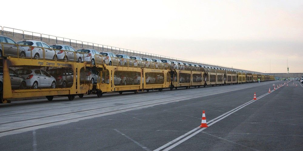 tren automoviles coches logistica automocion puerto Valencia