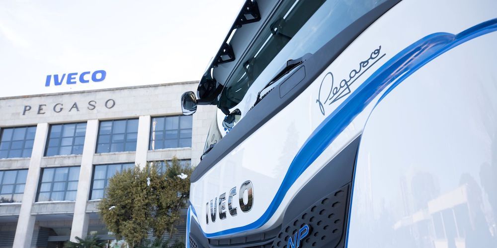 IVECO S-WAY 75 Aniversario Pegaso