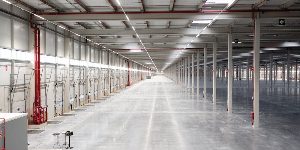 Mountpark aereo zona muelles interior nave Illescas