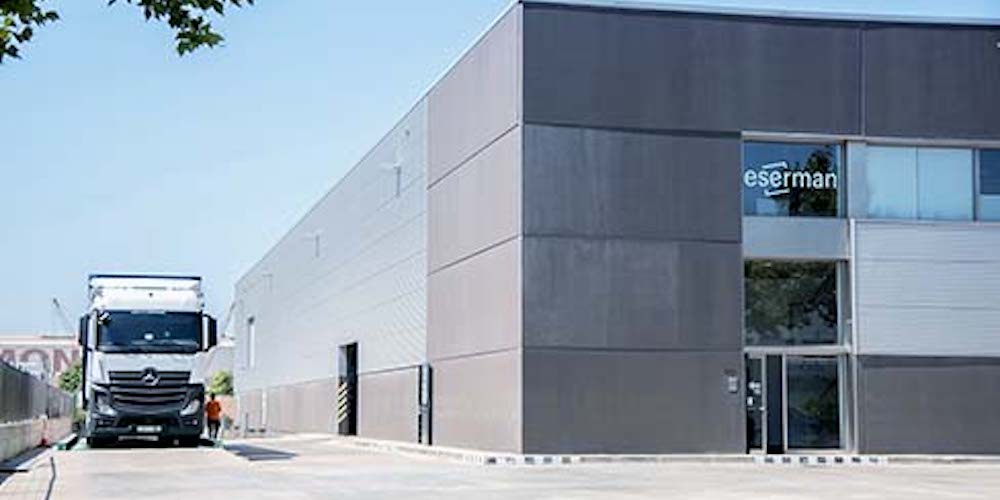 eserman nave con camion eserman nave con camion