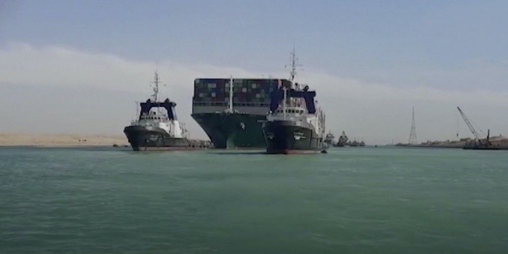 el portacontenedores Ever Given de Evergreen ya navega de nuevo por el canal de Suez despues de haber sido reflotado
