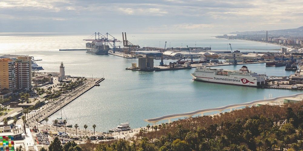 Puerto de Malaga panoramica de los muelles