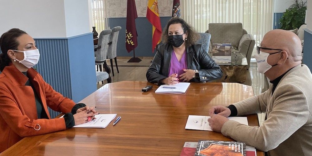 Reunion puerto Cartagena consejeria Empresa e Industria