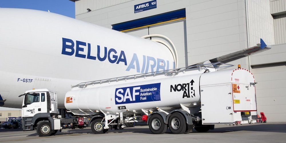 Carga combustible SAF avion Beluga Airbus