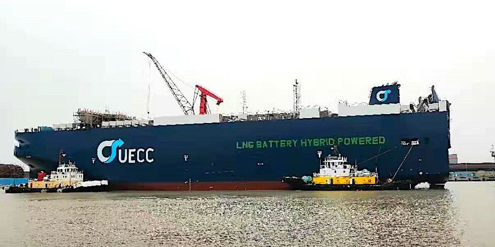 Pure Car & Truck Carrier UECC GNL bateria