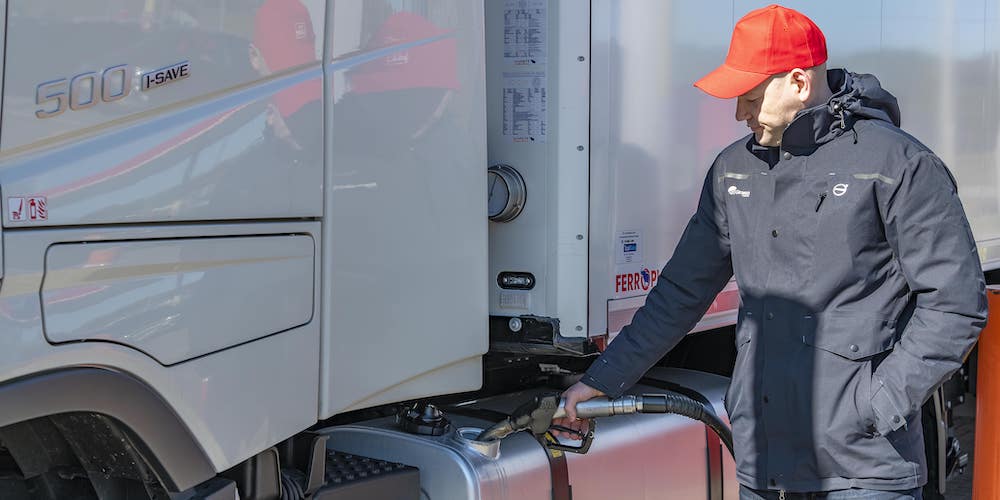 repostaje diesel camion combustible costes transporte gasoleo profesional