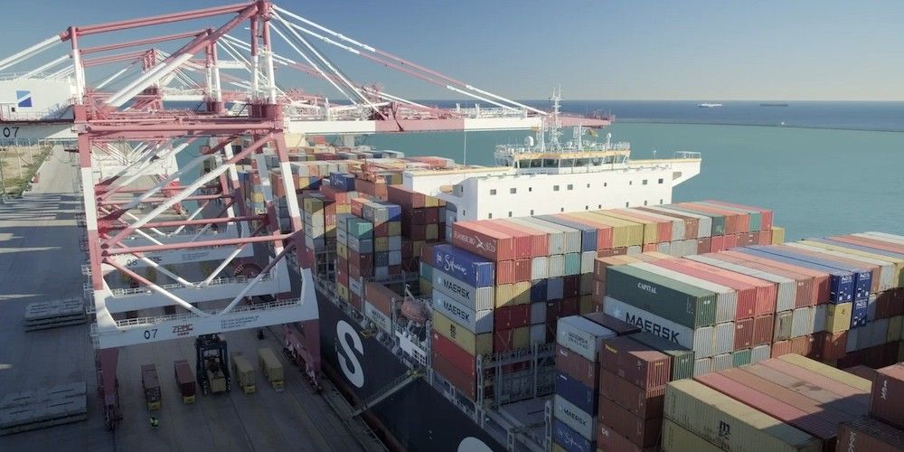 puerto Barcelona terminal Best gruas con portacontenedores