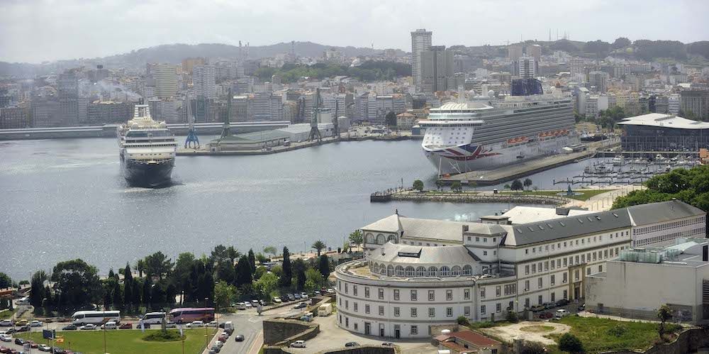 cruceros en el puerto de La Coruña