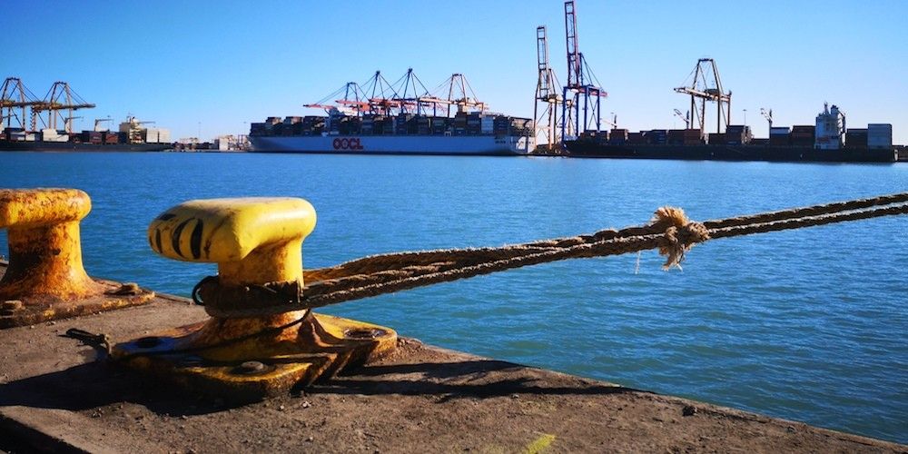 Atraque puerto Valencia buque OOCL sostenibilidad digitalizacion armadores