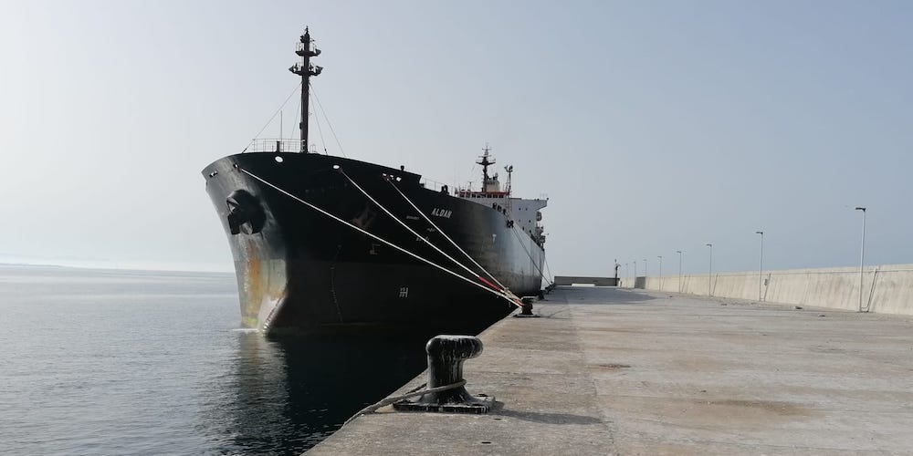 Petrolero Aldan retenido puerto Almeria