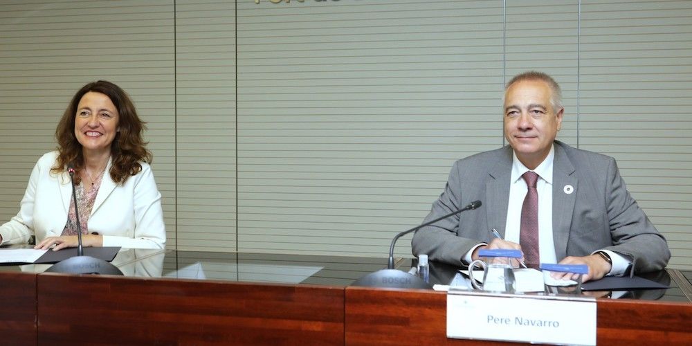 Acuerdo entre el puerto de Barcelona y CZFB