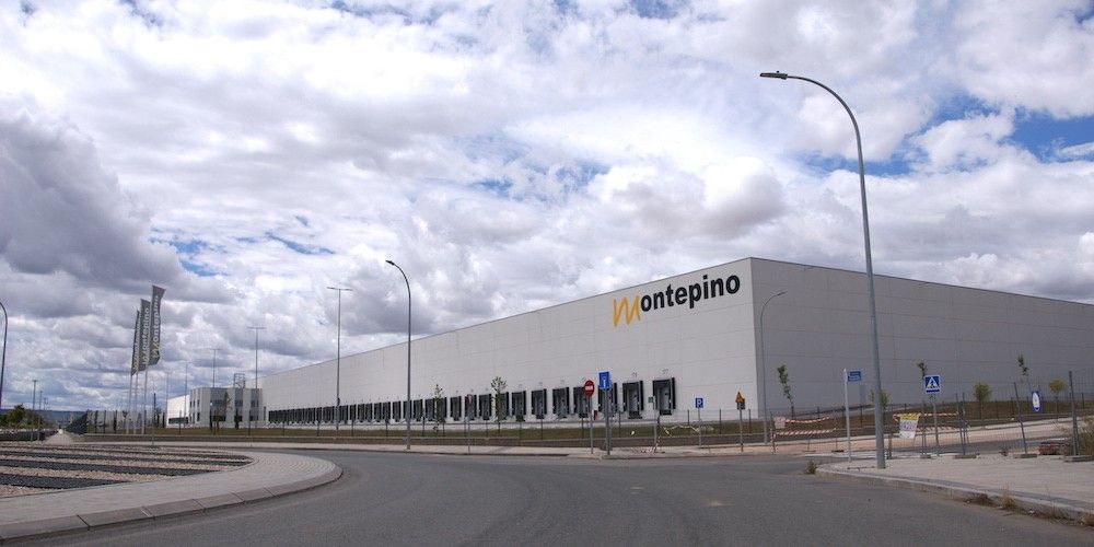 nave logistica Montepino Marchamalo Puerta Centro nave logistica Montepino Marchamalo Puerta Centro