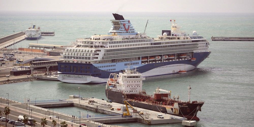 Buque Marella Explorer 2 en el puerto de Malaga Buque Marella Explorer 2 en el puerto de Malaga