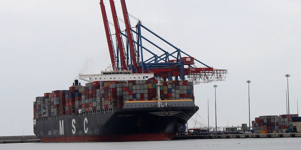 Portacontenedores MSC en el puerto de Malaga Portacontenedores MSC en el puerto de Malaga