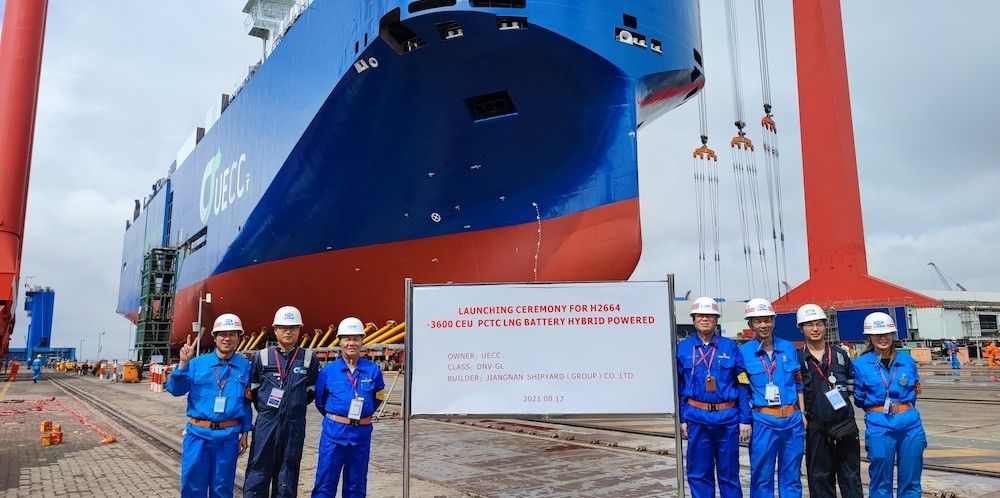 botadura portacoches hibrido uecc