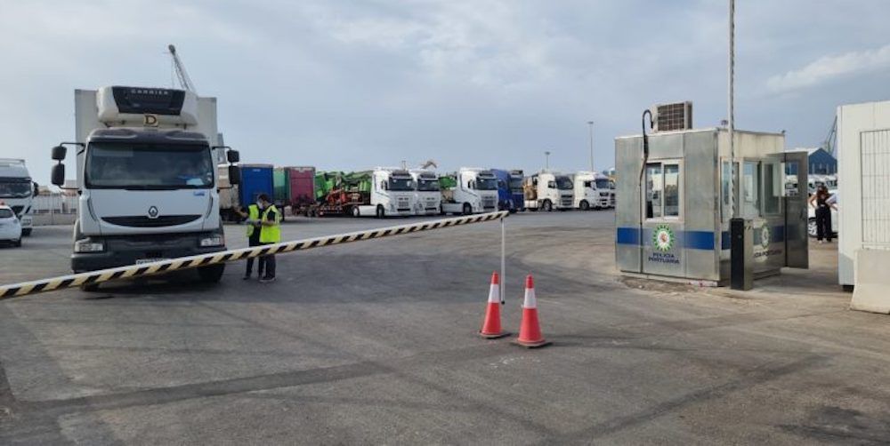 terminal trafico pesado puerto almeria