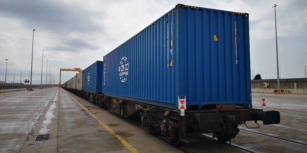 Tren Cosco Valencia-Zaragoza puerto Valencia