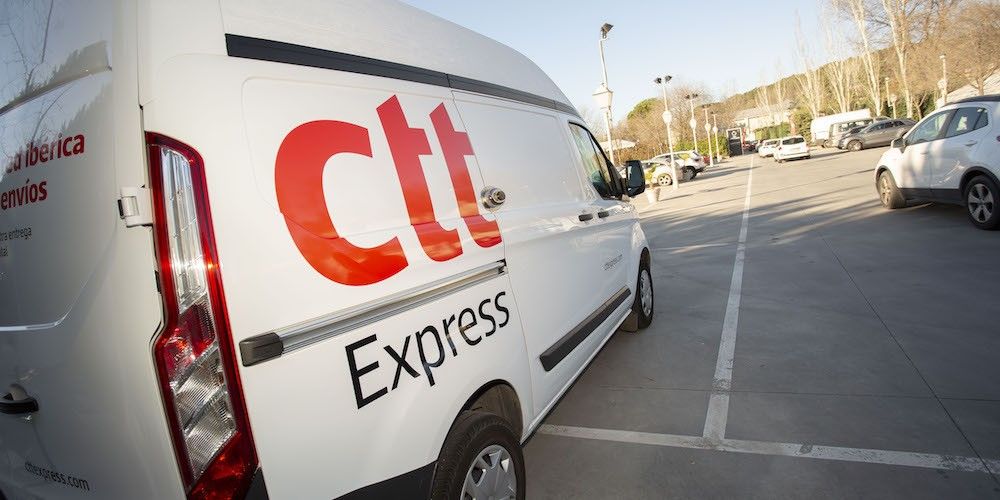 Furgoneta CTT Express
