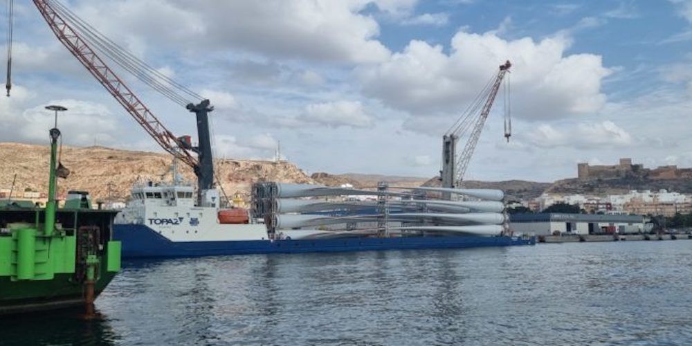 cargamento palas eolicas puerto almeria