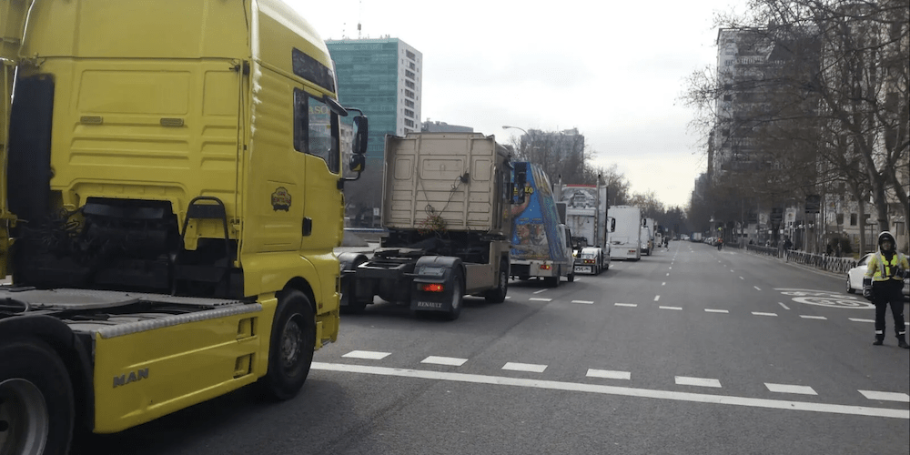 Marcha de camiones por el Paseo madrileño de la castellana
