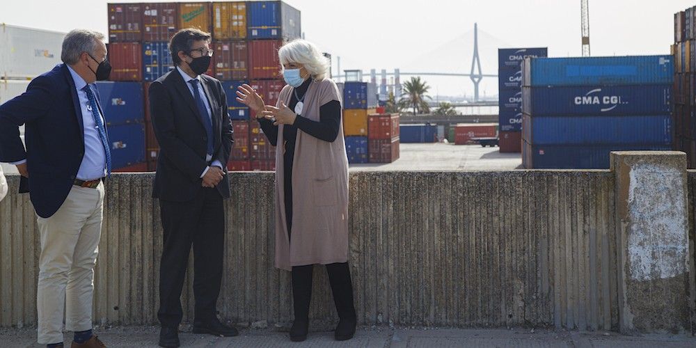 Rodriguez Dapena y Teofila Martinez puerto de Cadiz Rodriguez Dapena y Teofila Martinez puerto de Cadiz