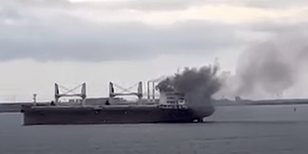 incendio buque guerra Rusia Ucrania