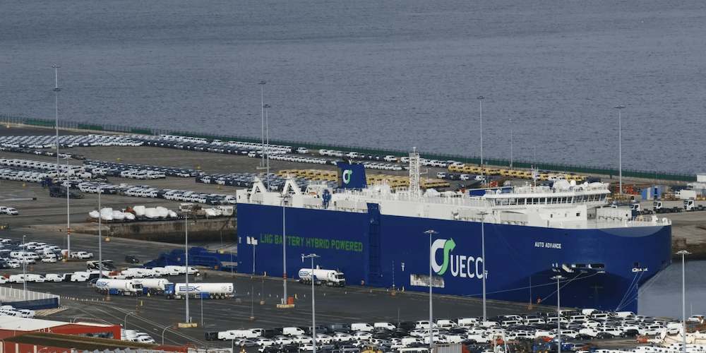 car carrier UECC atracado en puerto Vigo GNL hybrido baterias_2